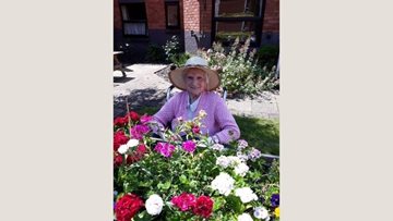 Burntwood care home Residents enjoy garden afternoon